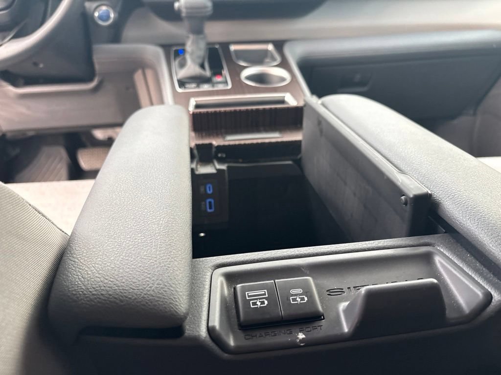 Used 2023 Toyota Sienna LE FWD image 22