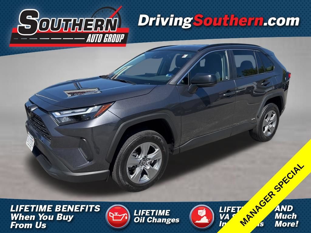 Used 2025 Toyota RAV4 LE AWD/4WD image 1