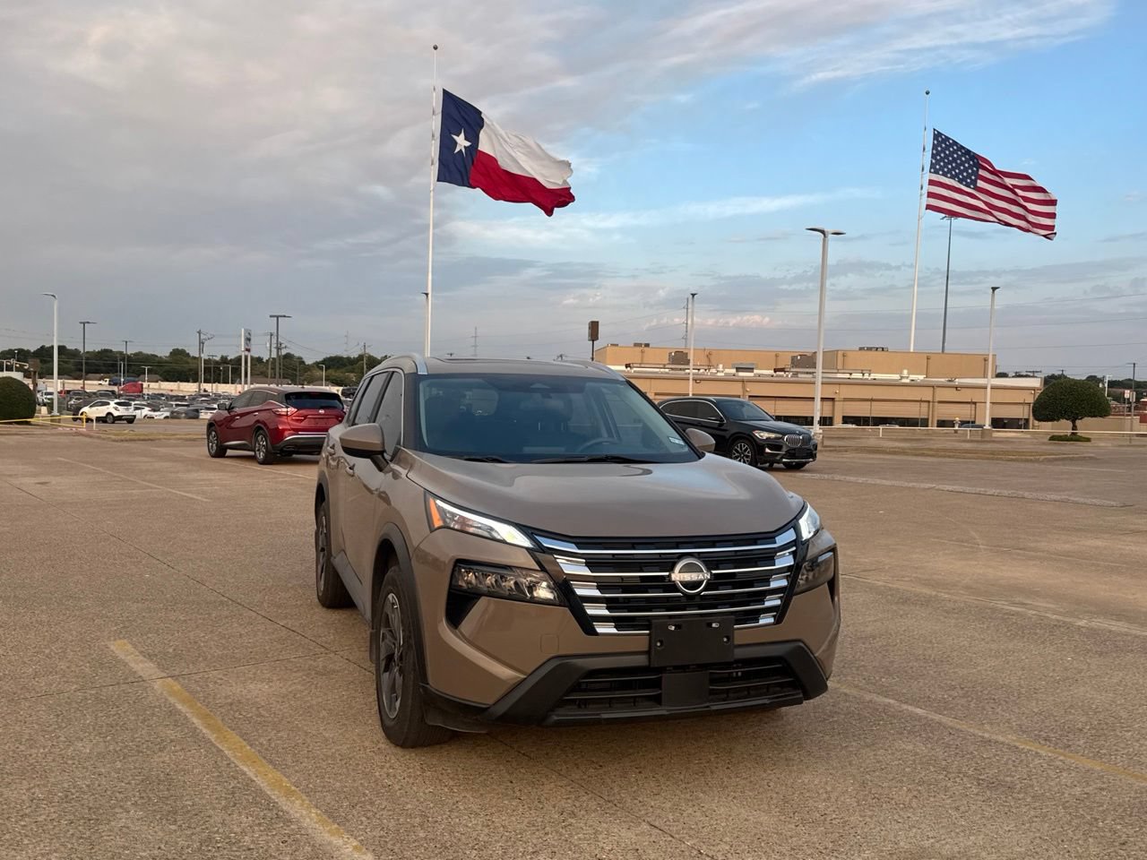Certified 2024 Nissan Rogue SV w/ SV Premium Package AWD/4WD image 3