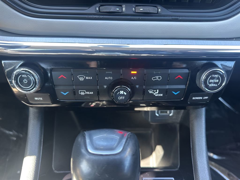 Used 2022 Jeep Compass Limited image 18