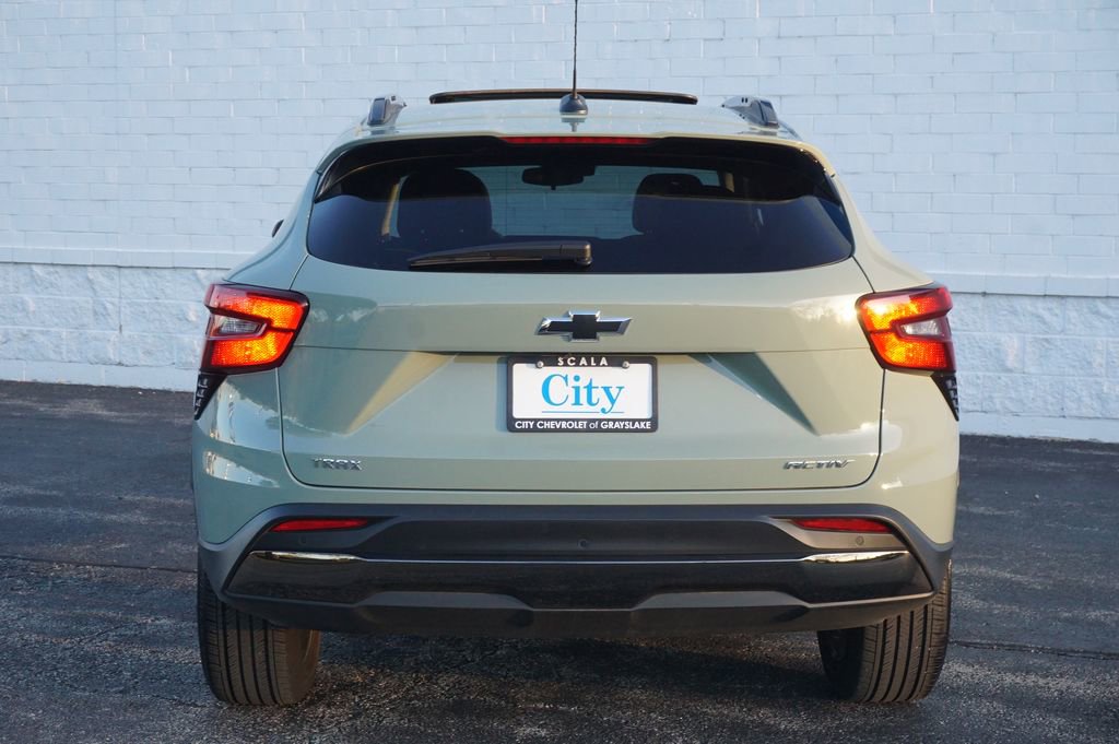 Used 2026 Chevrolet Trax ACTIV w/ Sunroof Package FWD image 6