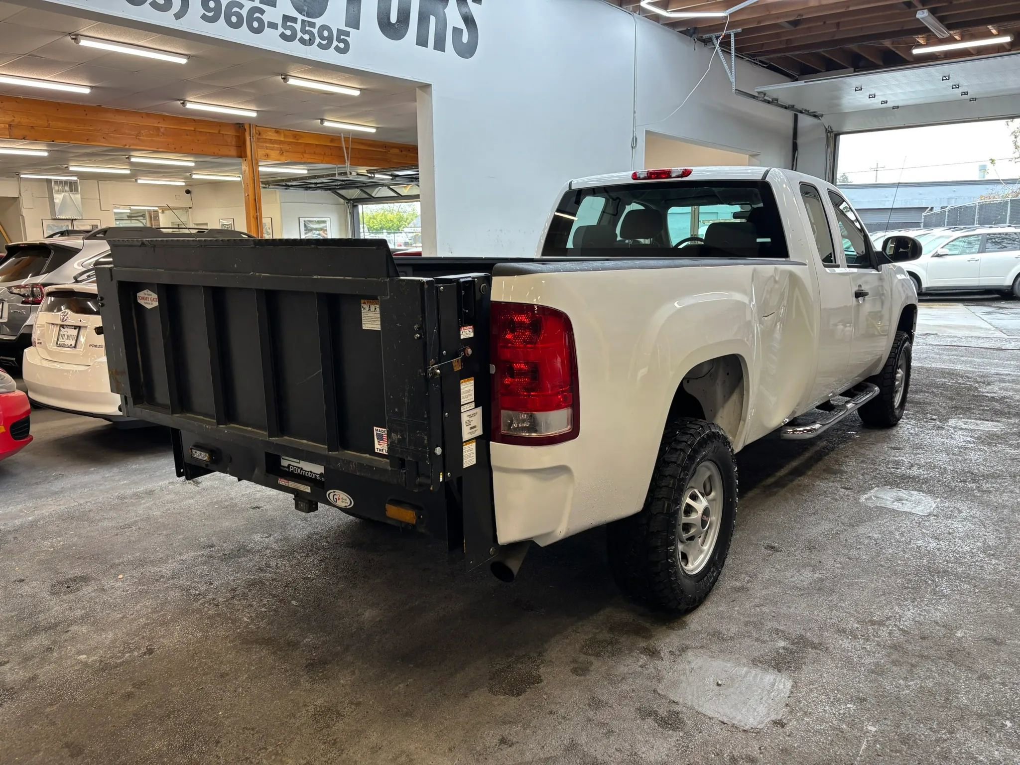 Used 2011 GMC Sierra 2500 W/T AWD/4WD image 7