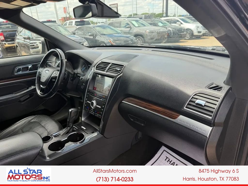 Used 2017 Ford Explorer Limited w/ Equipment Group 301A FWD image 17