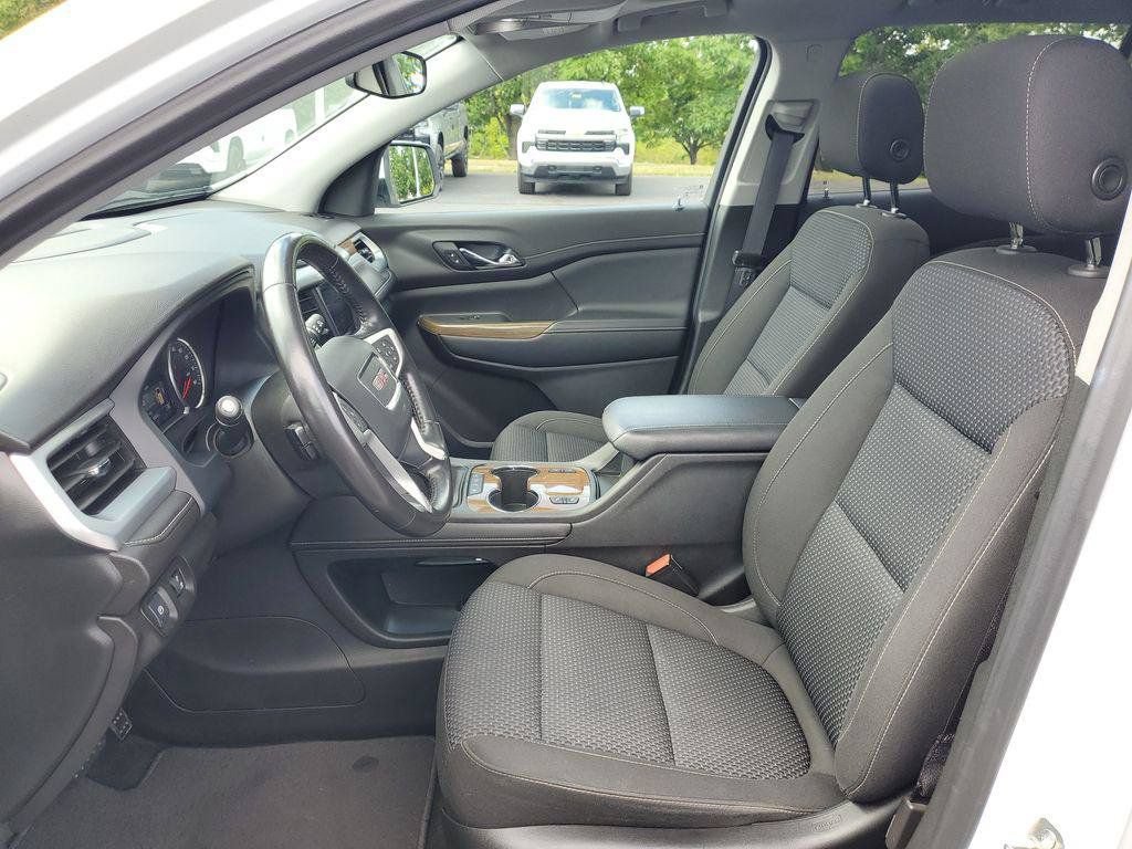 Used 2020 GMC Acadia SLE w/ Driver Convenience Package FWD image 5