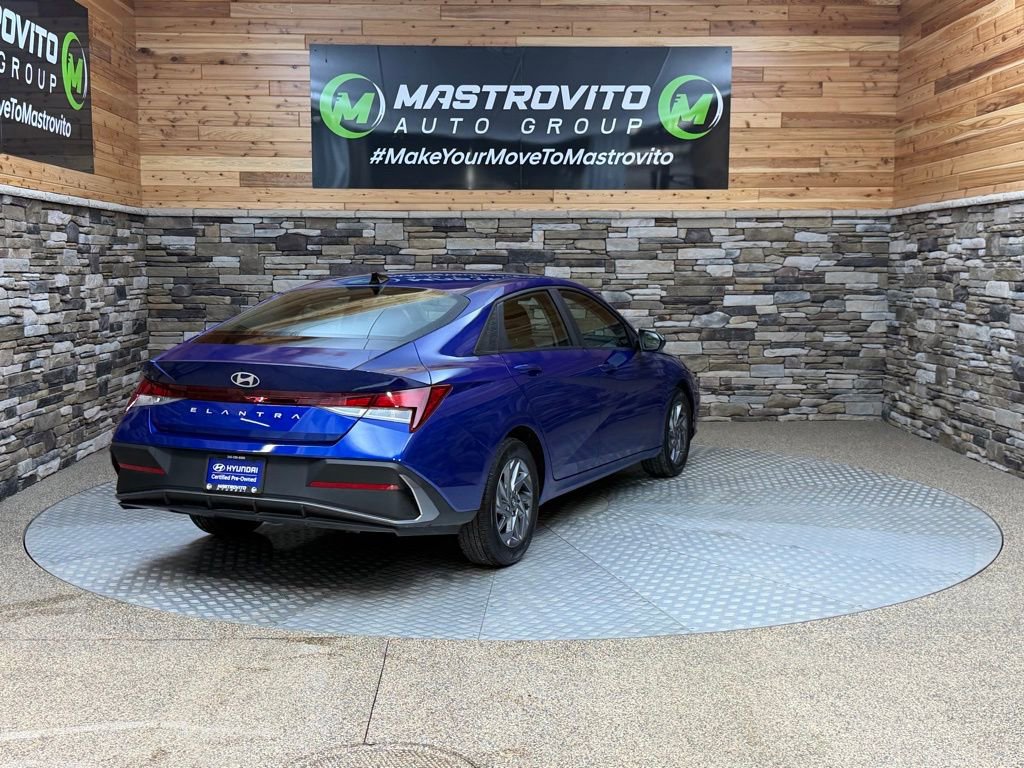 Certified 2024 Hyundai Elantra SEL image 9