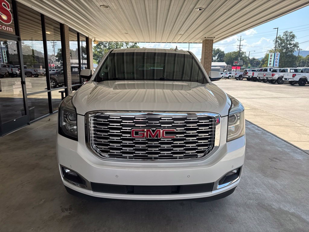 Used 2018 GMC Yukon XL Denali w/ Denali Ultimate Package AWD/4WD image 2