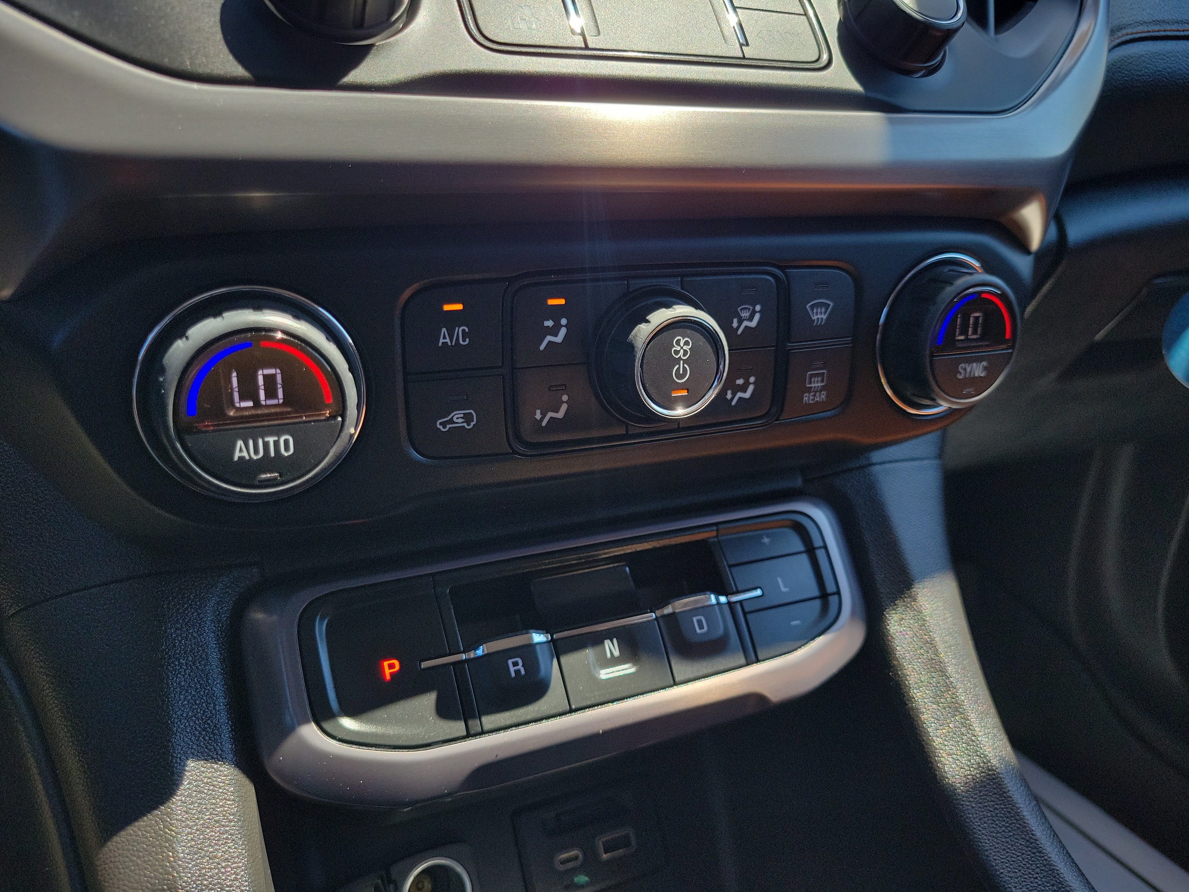 Certified 2020 GMC Acadia AT4 w/ Driver Alert Package II AWD/4WD image 24