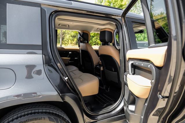 Used 2026 Land Rover Defender 110 S AWD/4WD image 47