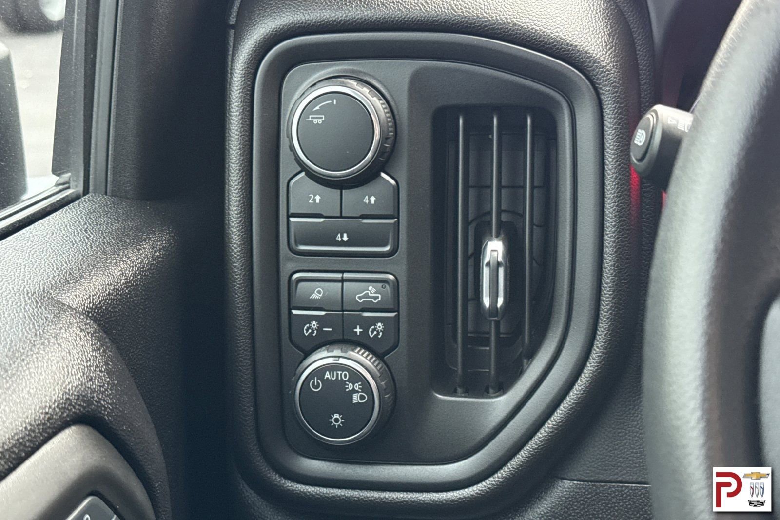 Certified 2025 Chevrolet Silverado 2500 Custom w/ Custom Value Package image 30