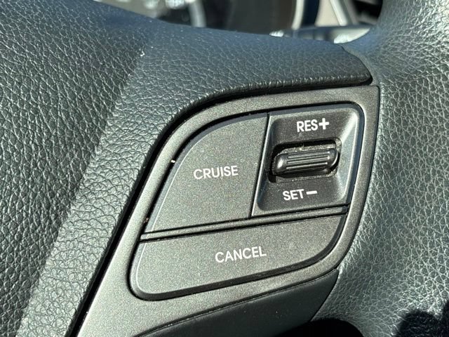 Used 2017 Hyundai Santa Fe SE AWD/4WD image 16