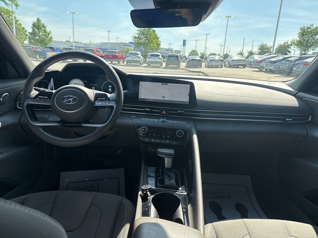 Used 2023 Hyundai Elantra SEL w/ Convenience Package FWD image 29