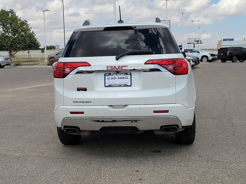 Used 2018 GMC Acadia Denali w/ Technology Package FWD image 11