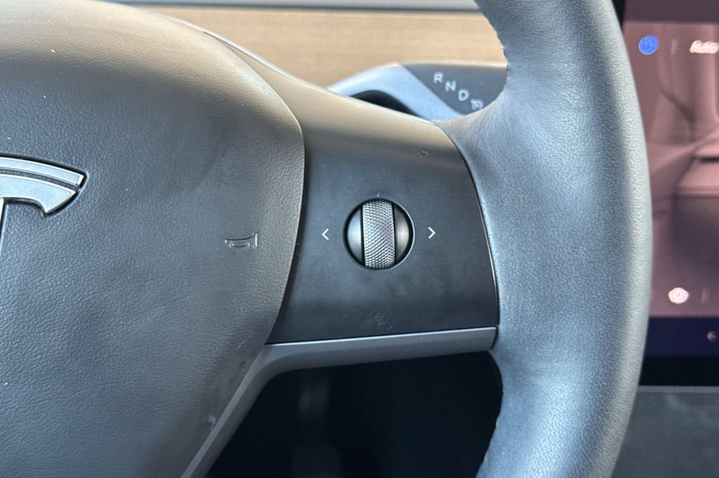 Used 2023 Tesla Model Y Long Range AWD/4WD image 29