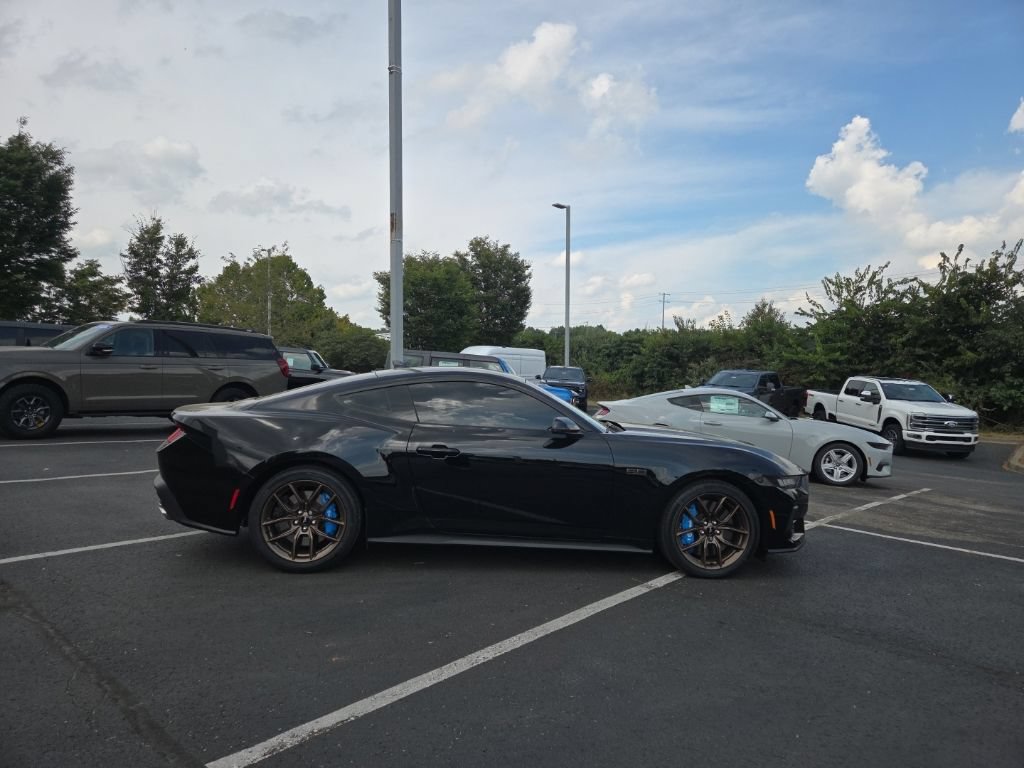 Used 2024 Ford Mustang GT Premium RWD image 7