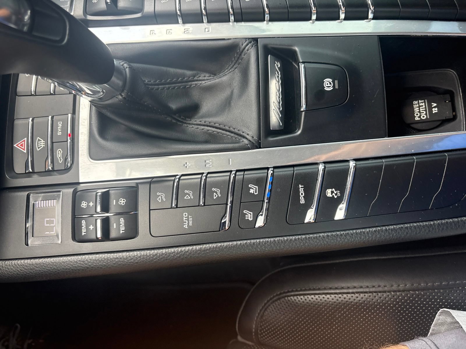 Used 2018 Porsche Macan S AWD/4WD image 26