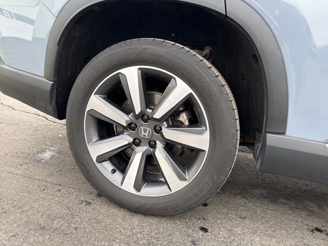 Certified 2023 Honda Pilot Touring image 9