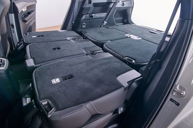 Used 2023 Volvo XC90 T8 Ultimate image 28