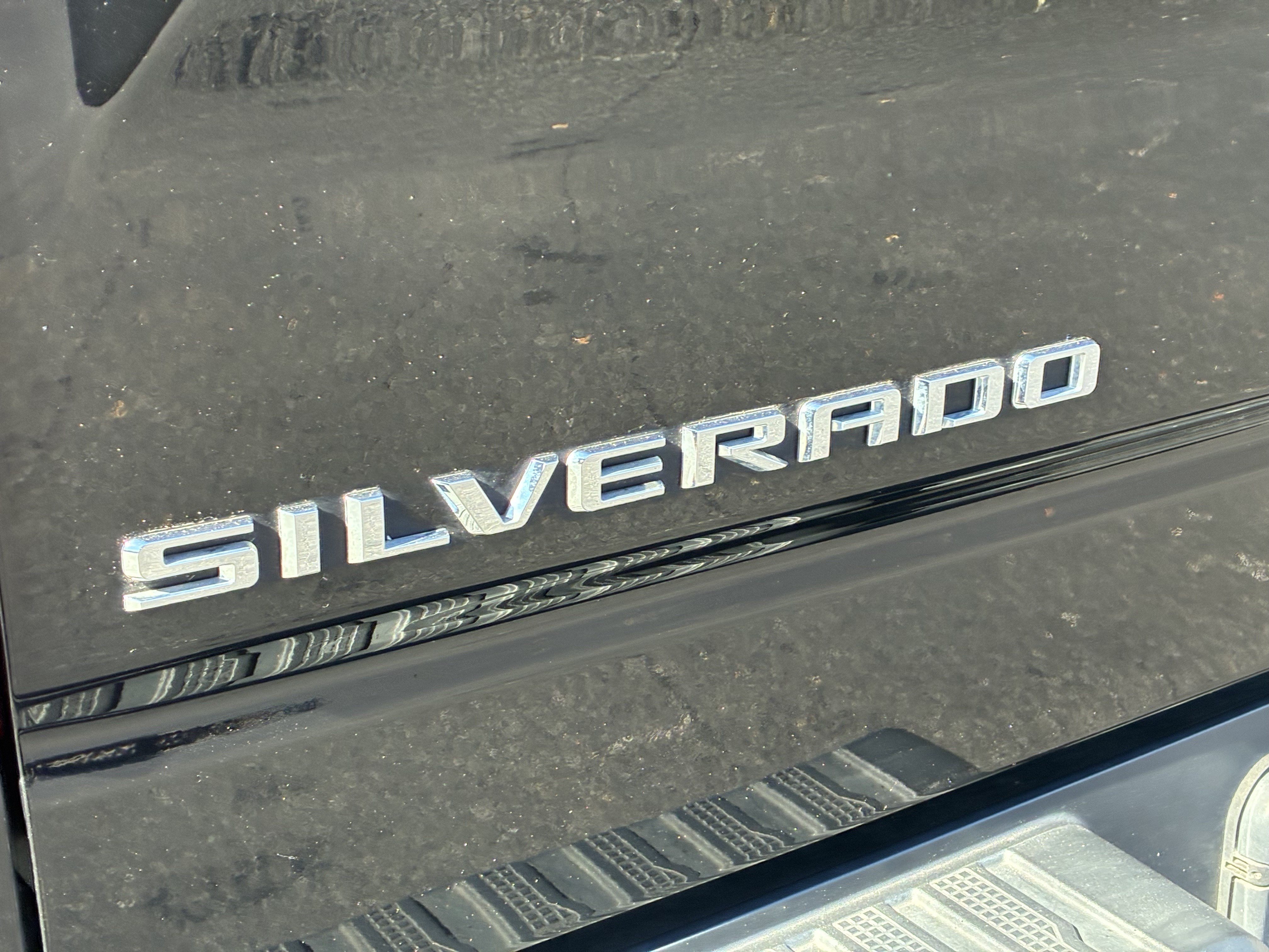 Used 2023 Chevrolet Silverado 1500 RST AWD/4WD image 11