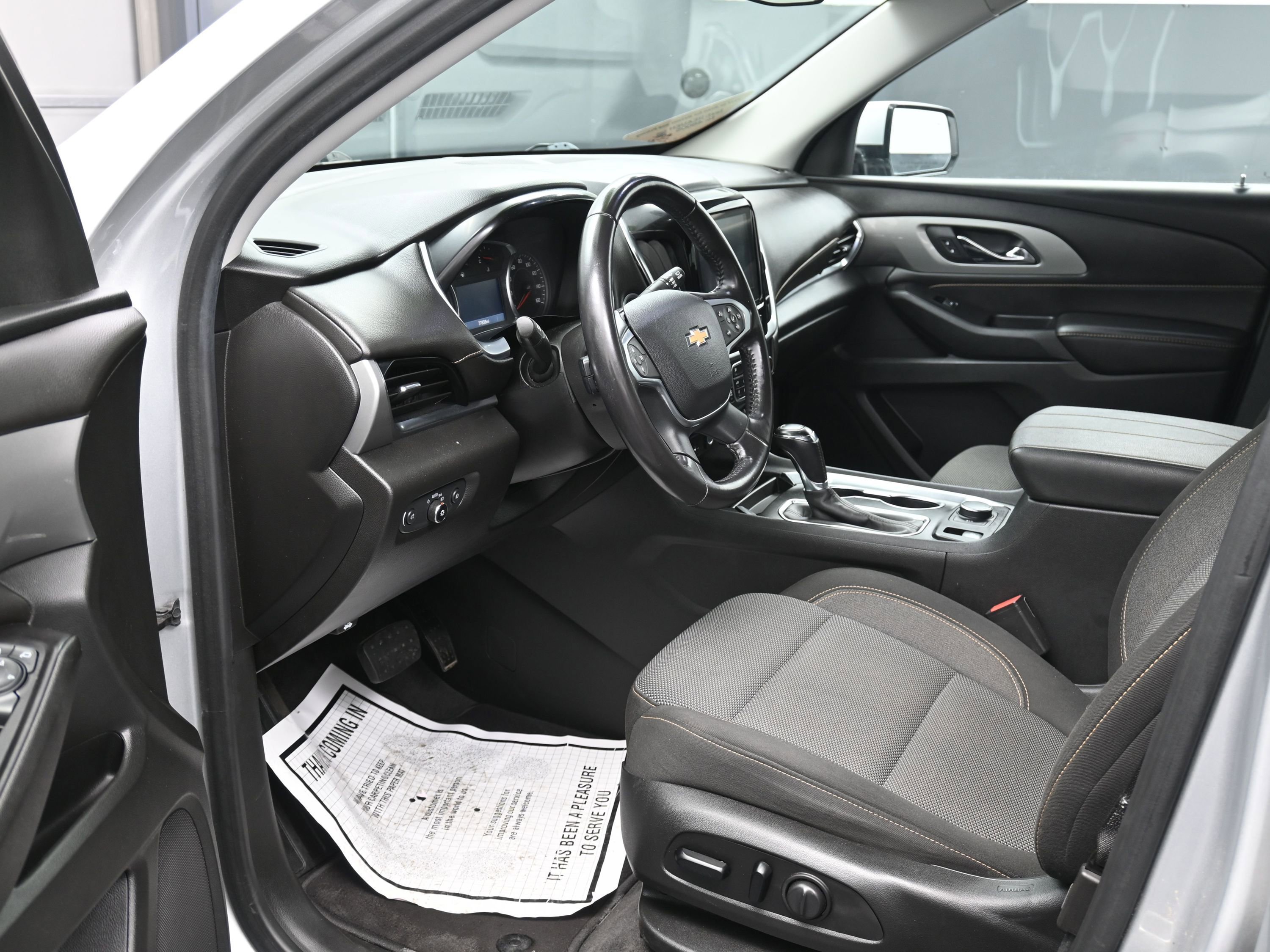 Used 2020 Chevrolet Traverse LT image 22