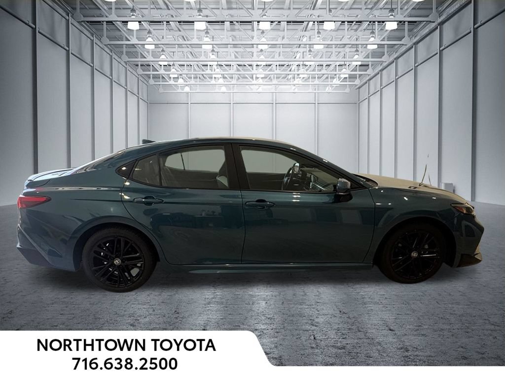 Used 2025 Toyota Camry SE FWD image 29