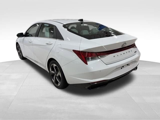 Used 2023 Hyundai Elantra Limited image 14