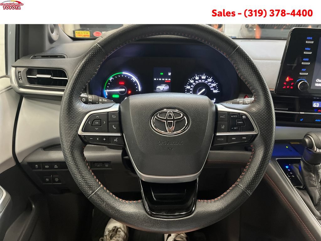Certified 2021 Toyota Sienna XSE w/ XSE Plus Package AWD/4WD image 17