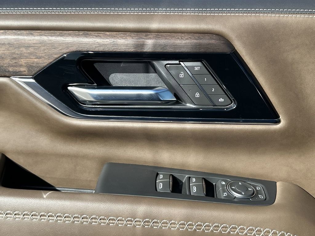 Used 2025 GMC Yukon Denali Ultimate image 24