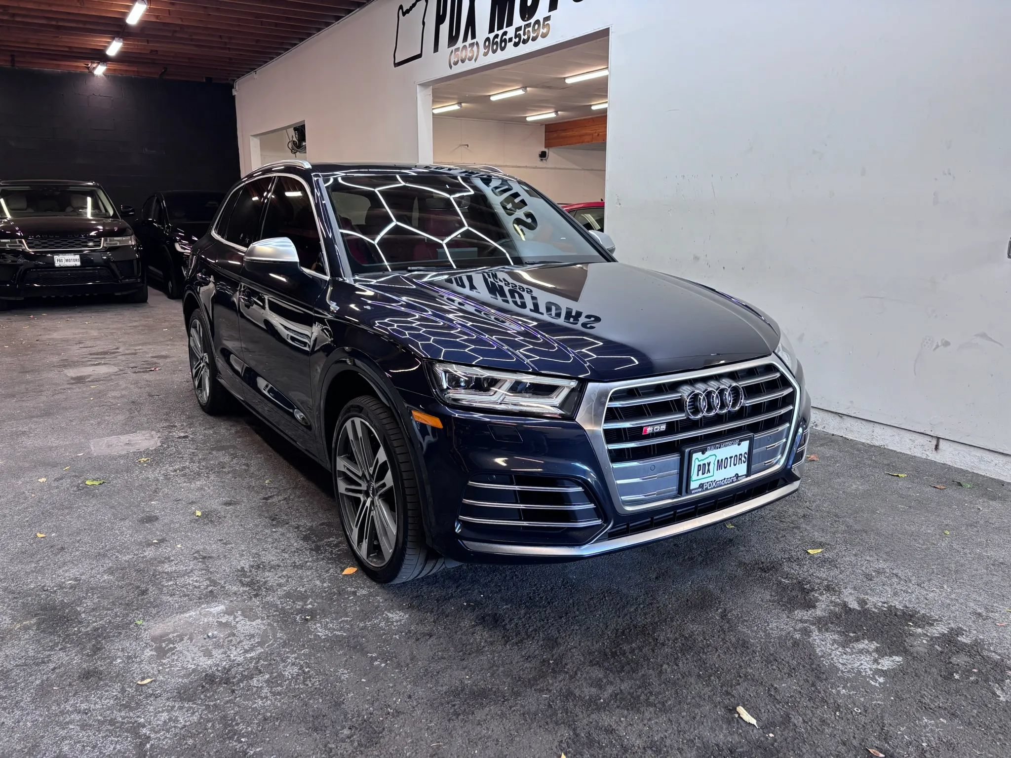 Used 2018 Audi SQ5 Premium Plus w/ Navigation Package AWD/4WD image 2