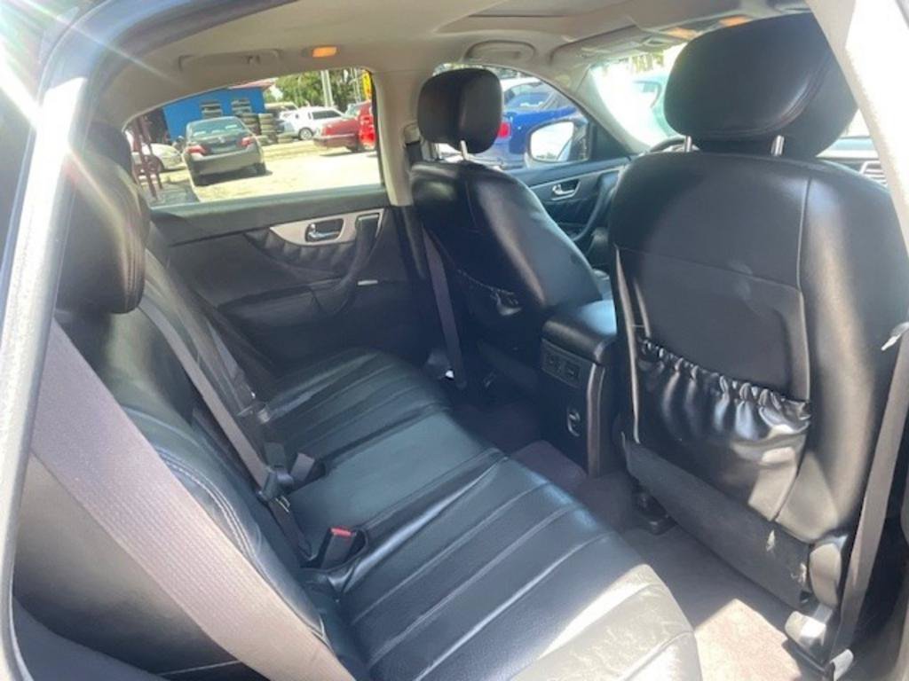 Used 2017 INFINITI QX70 2WD image 9