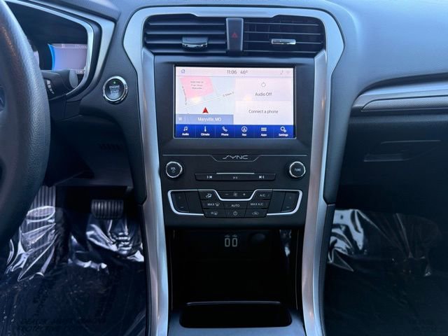 Used 2020 Ford Fusion SE image 24