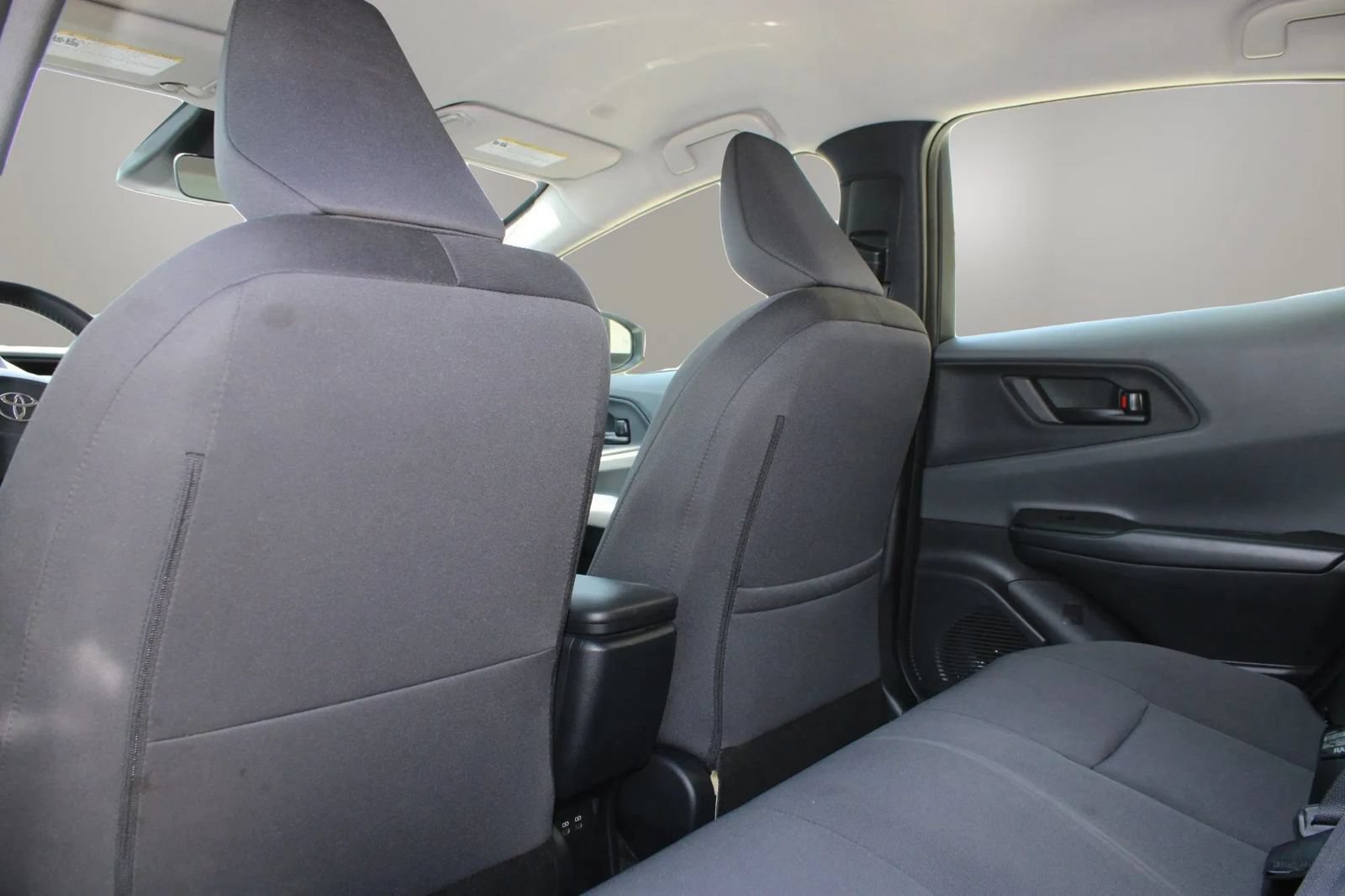 Used 2025 Toyota Prius LE FWD image 44