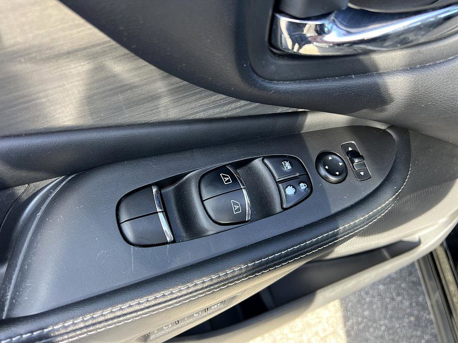 Used 2015 Nissan Murano SL w/ Cargo Package image 19