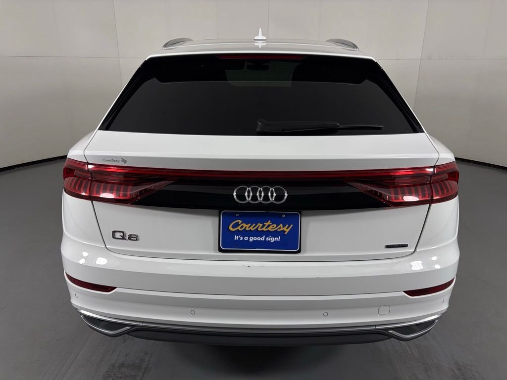 Used 2023 Audi Q8 Premium AWD/4WD image 6