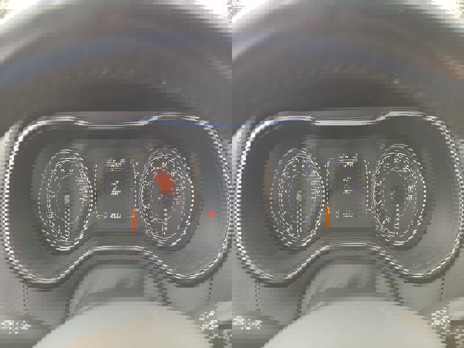 Used 2020 Jeep Cherokee Latitude w/ Quick Order Package 26F North image 26