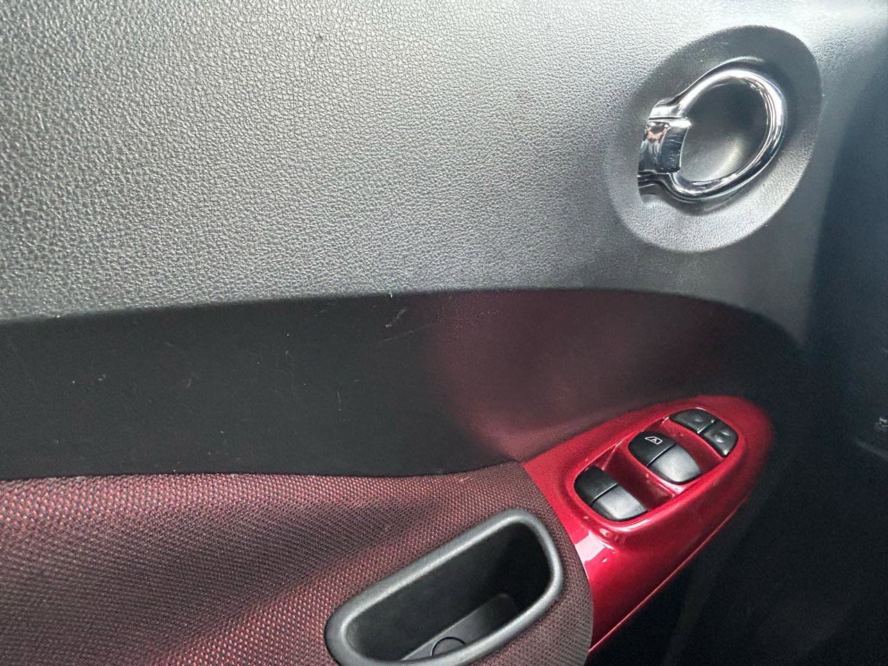 Used 2014 Nissan Juke SL image 30