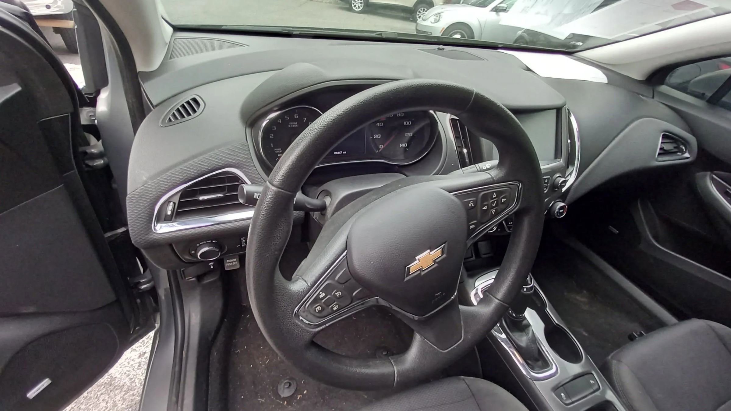 Used 2018 Chevrolet Cruze LT image 9