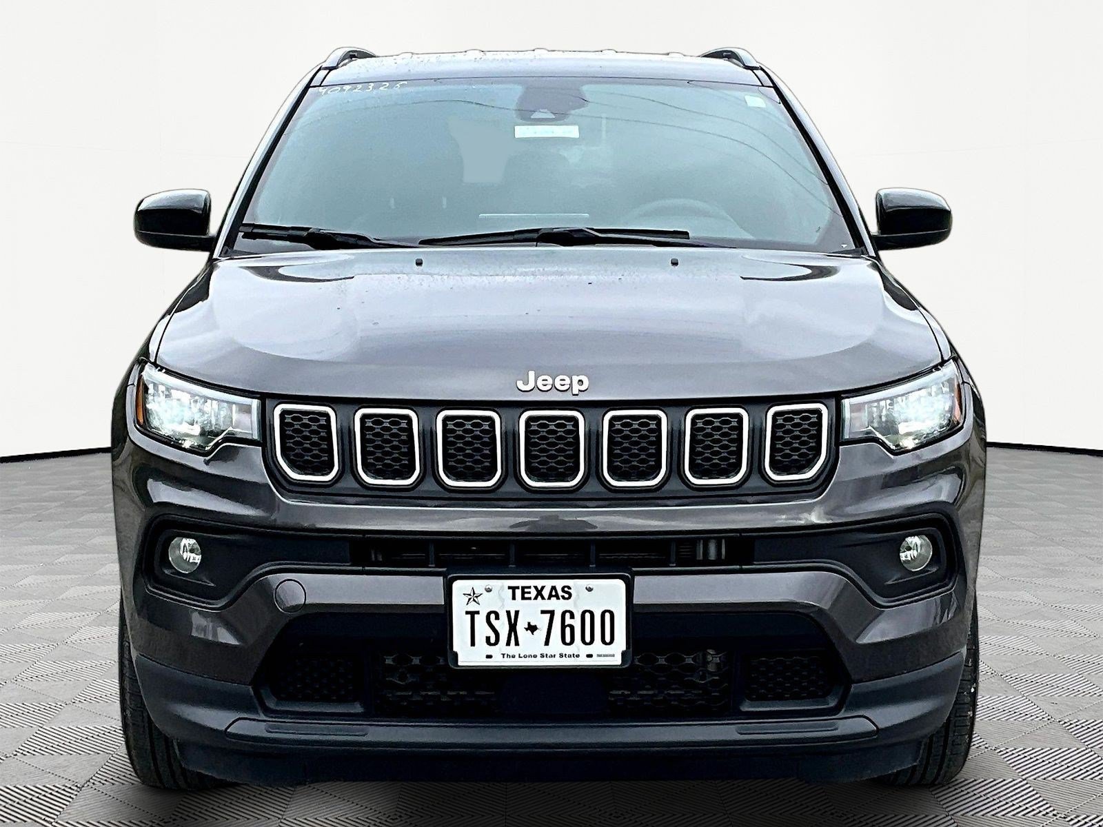 Used 2024 Jeep Compass Latitude AWD/4WD image 9