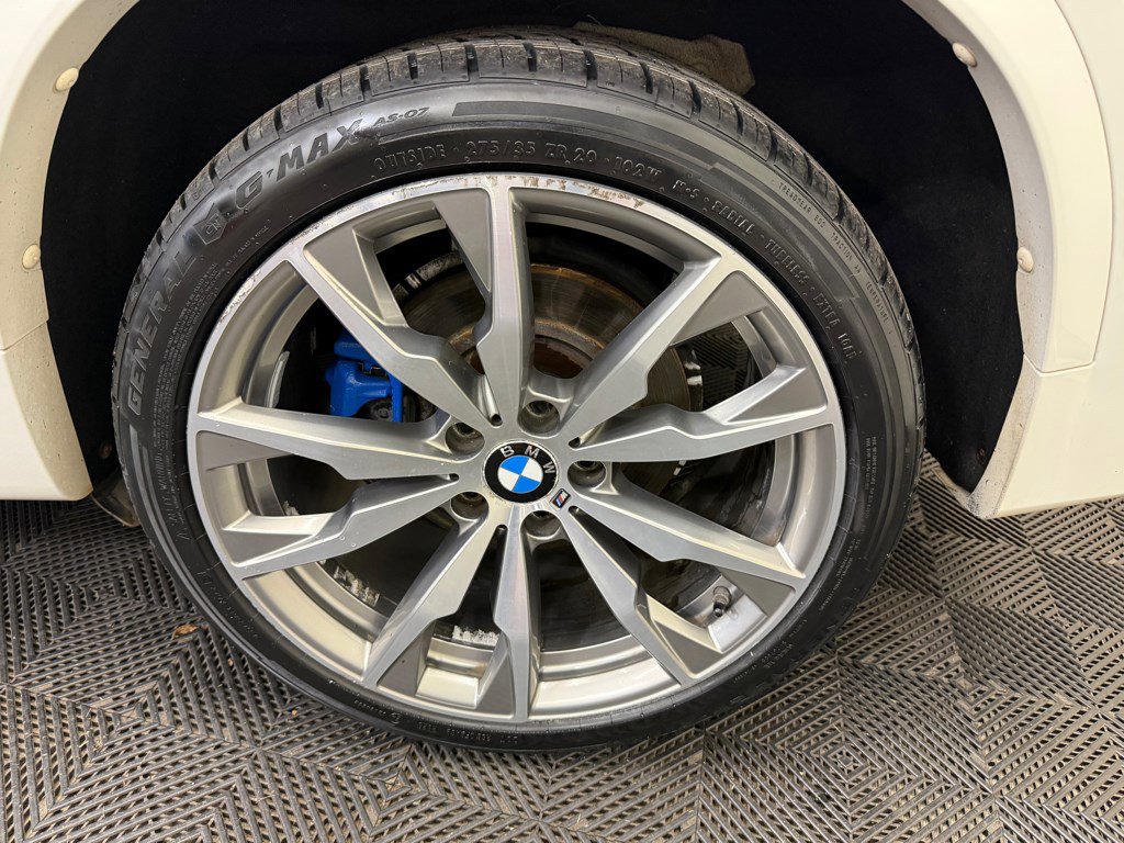 Used 2016 BMW X4 M40i w/ Technology Package image 11