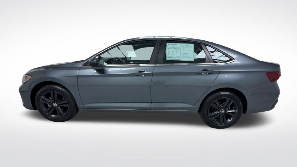 Used 2024 Volkswagen Jetta SE FWD image 5
