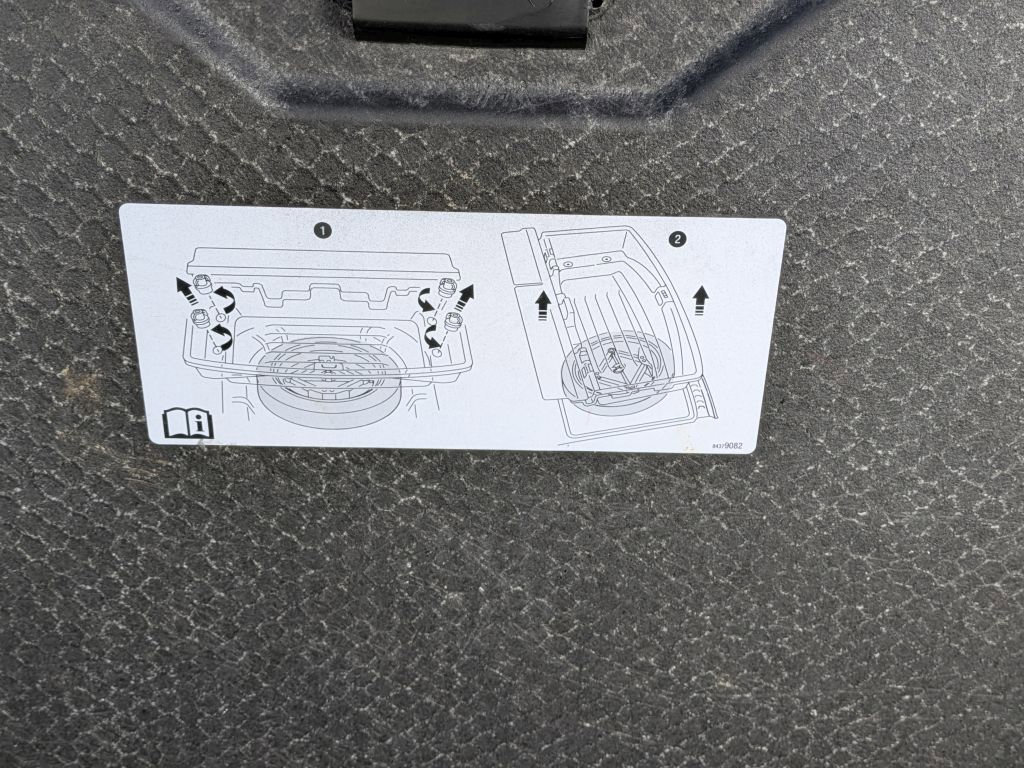 Used 2019 Chevrolet Traverse LT image 35