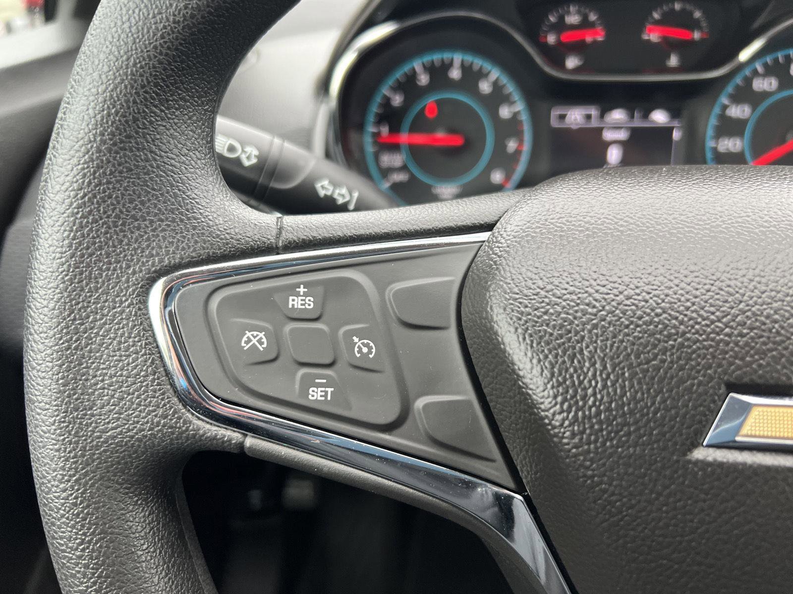 Used 2018 Chevrolet Cruze LT w/ Convenience Package FWD image 21