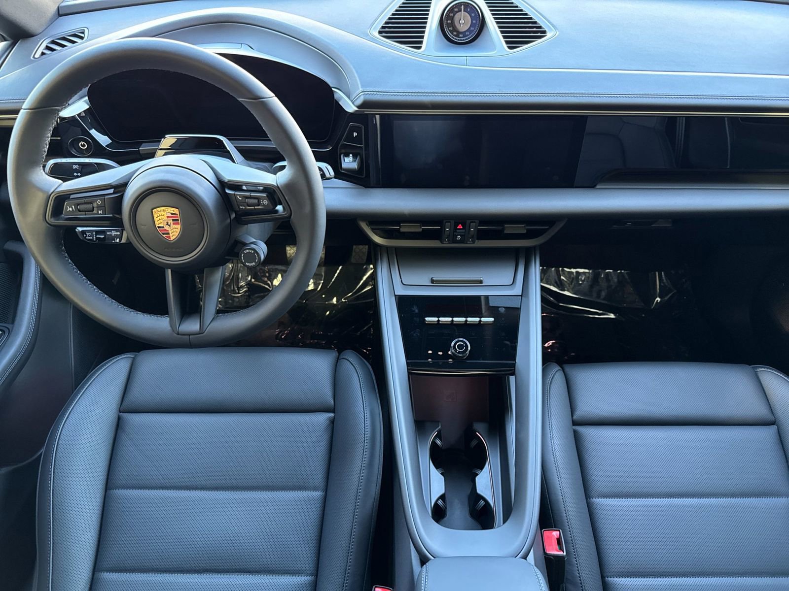 New 2026 Porsche Macan 4 Electric image 6