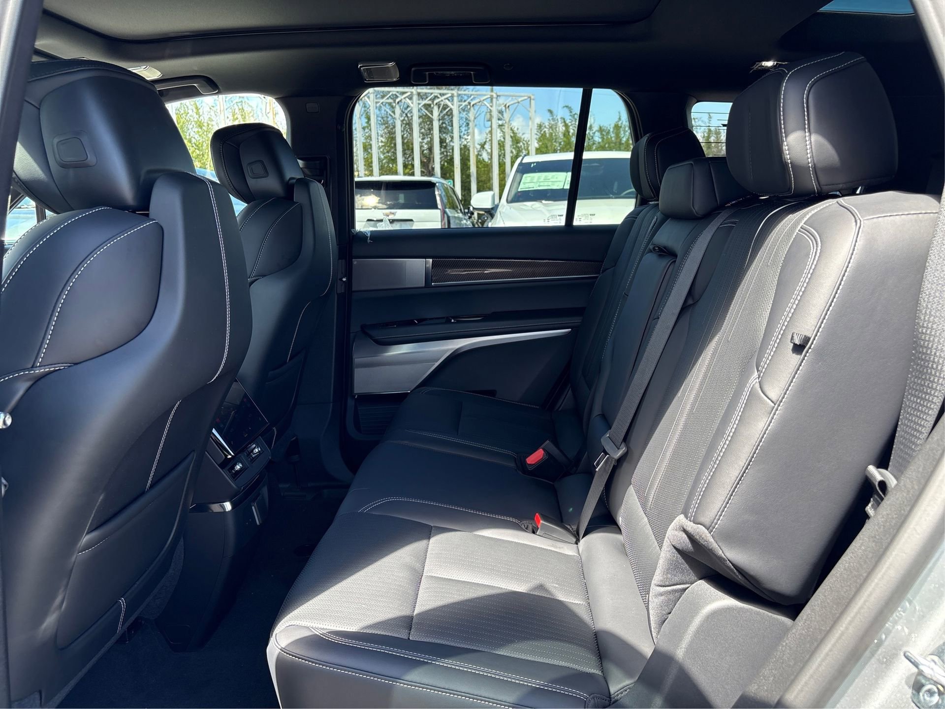 New 2026 Cadillac Vistiq Luxury image 10