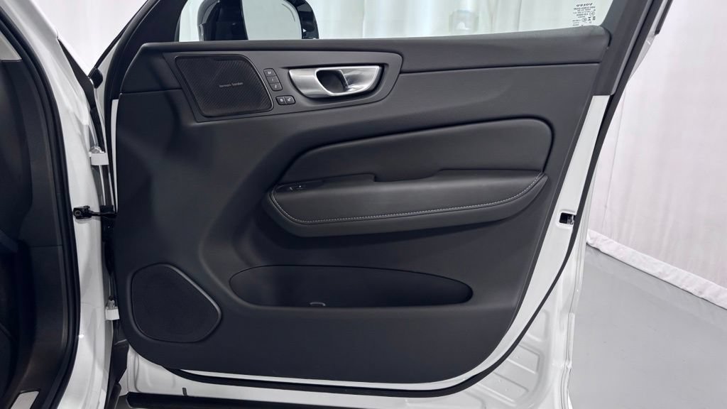 Certified 2024 Volvo XC60 T8 Ultimate AWD/4WD image 20
