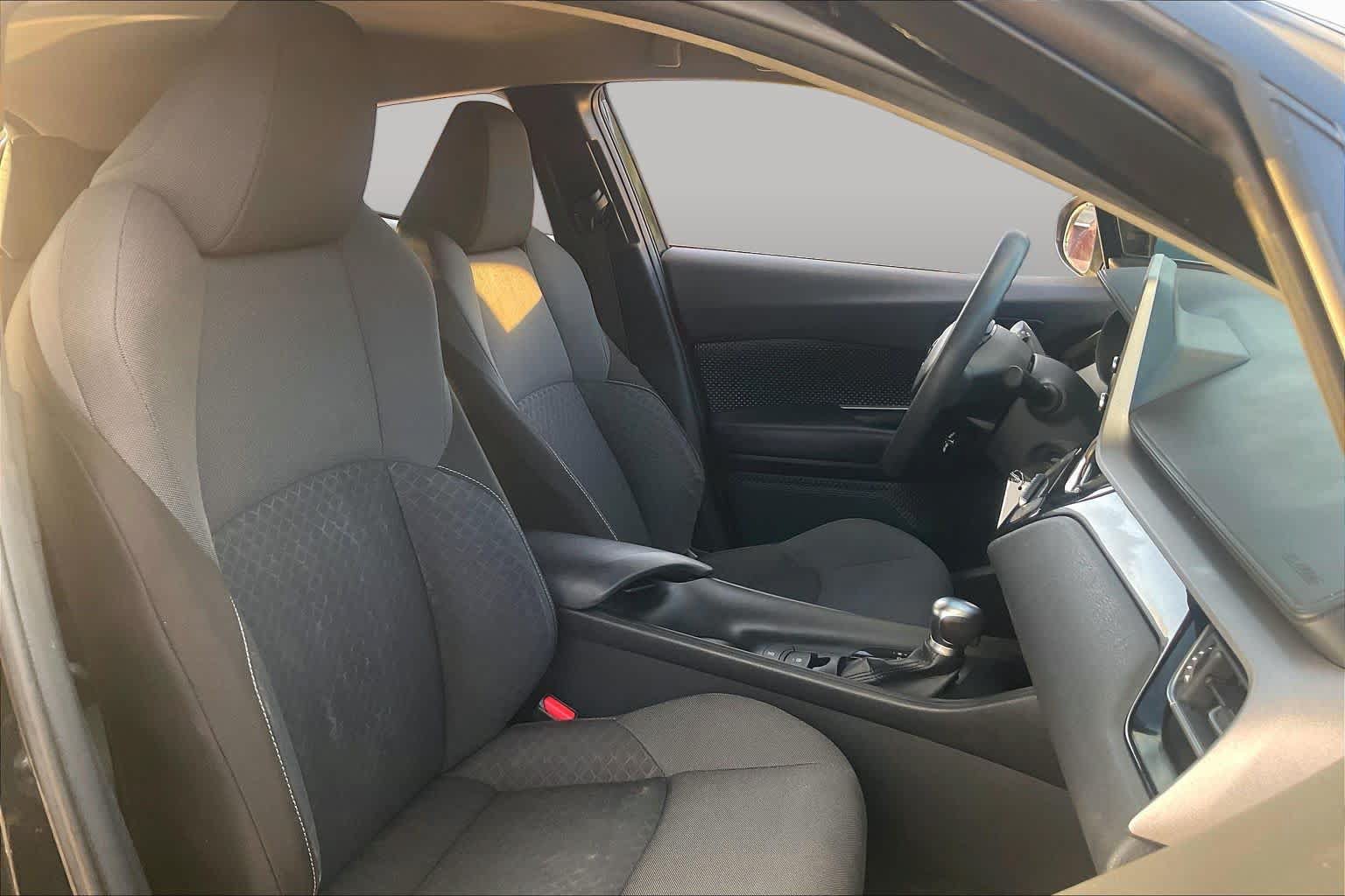 Used 2020 Toyota C-HR LE FWD image 9