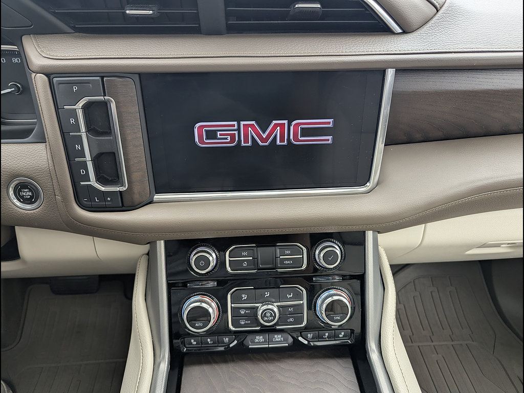 Used 2021 GMC Yukon Denali w/ Denali Premium Package AWD/4WD image 32