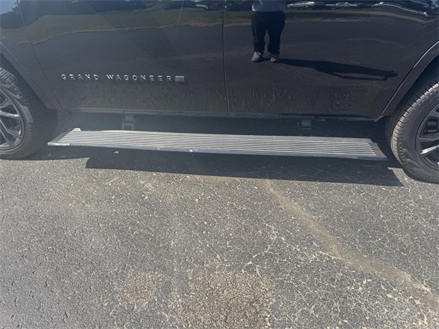 Used 2023 Jeep Grand Wagoneer Series III image 27