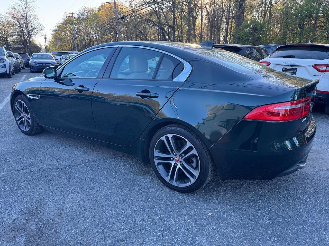 Used 2017 Jaguar XE Premium image 7