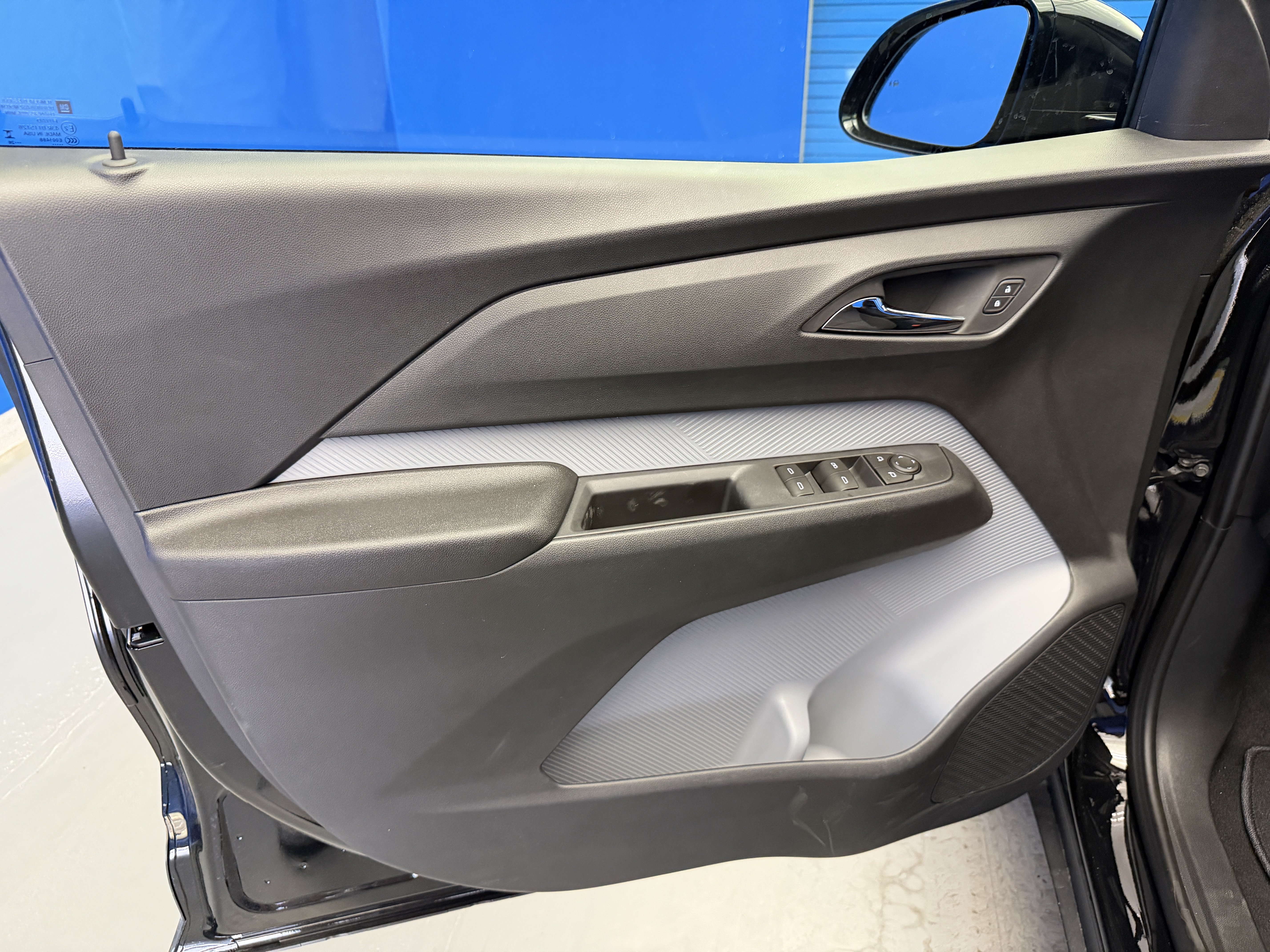 New 2027 Chevrolet Bolt LT w/ Comfort Package FWD image 10