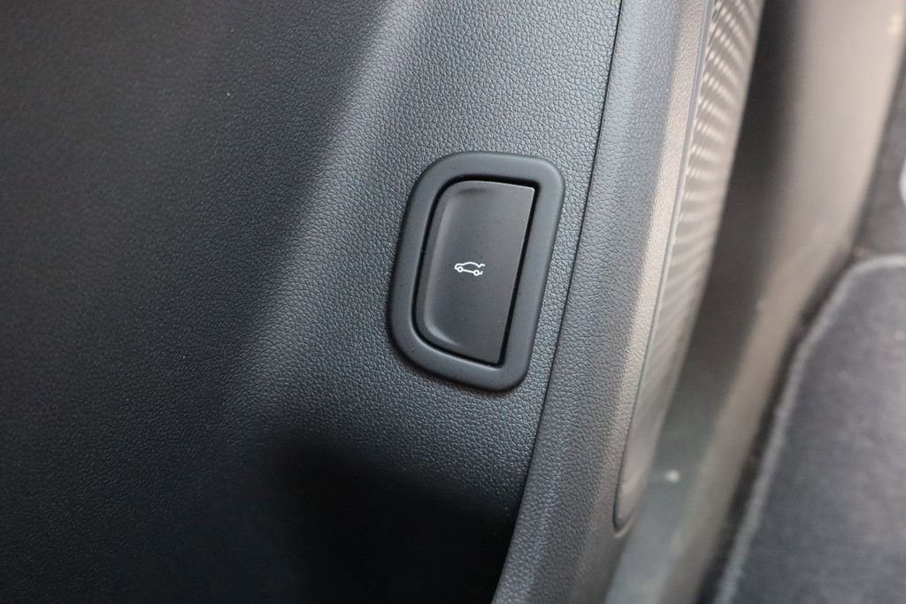 Used 2026 Chevrolet Traverse LT w/ Driver Confidence Package image 20